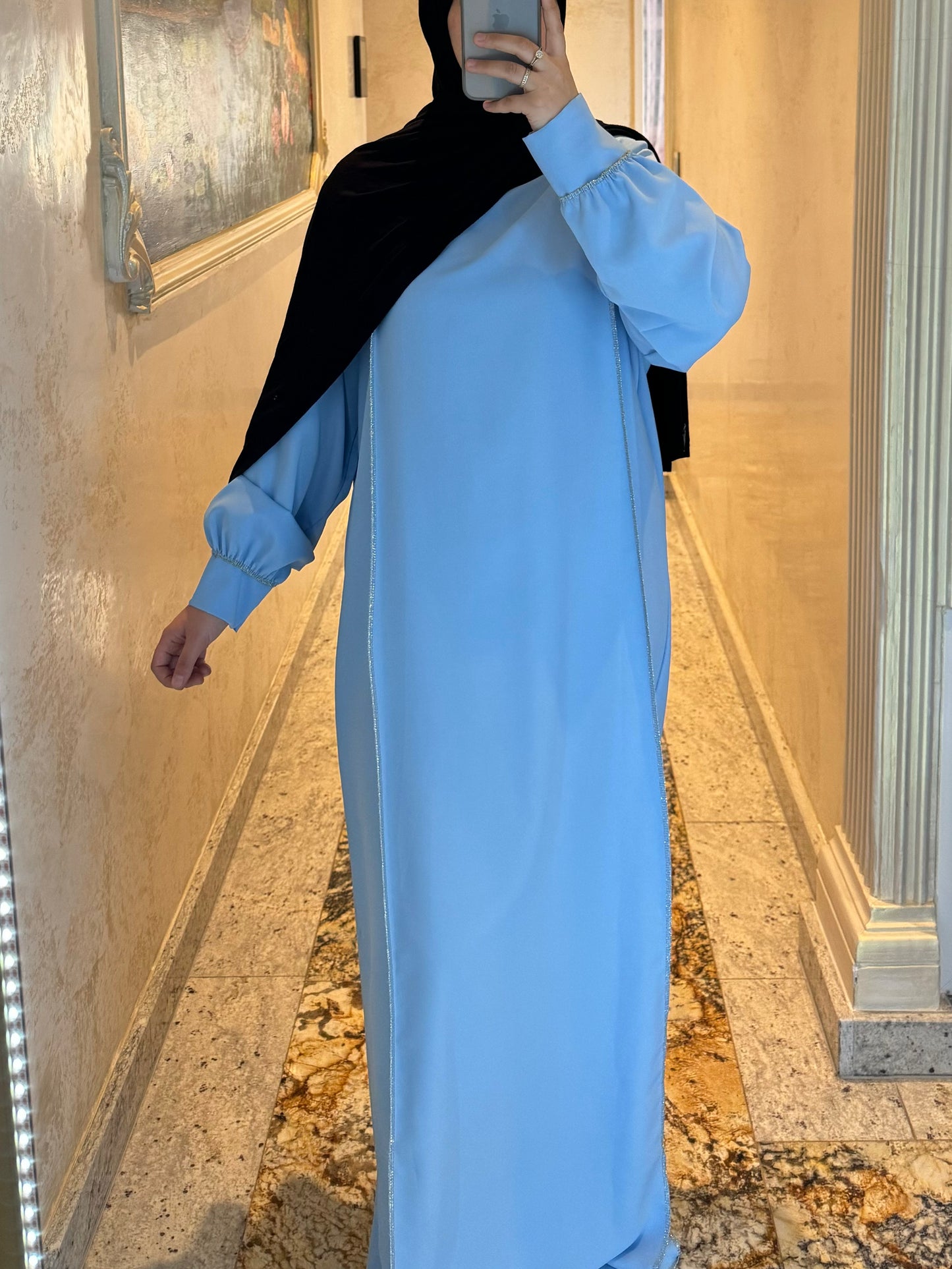 Abaya with gold details