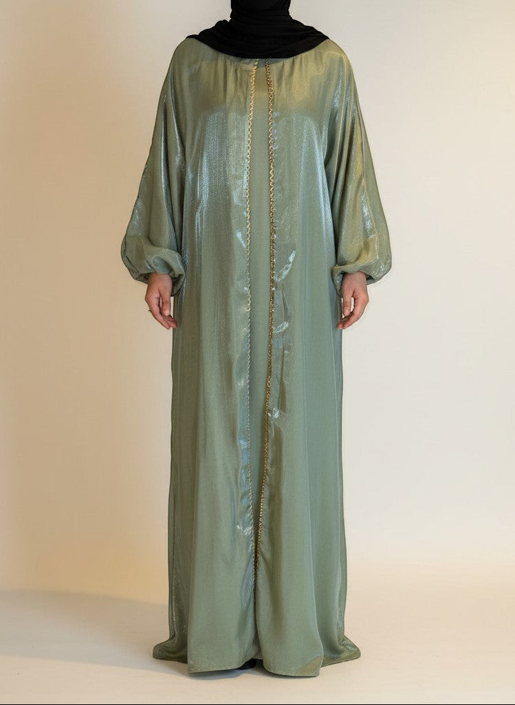 Nesthetics glänzendes Abaya Kimono Set in Khaki und Beige aus Polyester, mit Rundhalsausschnitt und Gürtel.