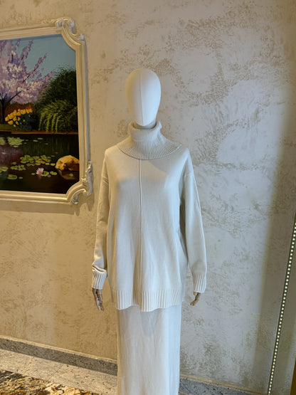 Nesthetics Premium Strickset in Creme mit Rollkragenpullover und langem Rock aus weichem Viskose-Mix
