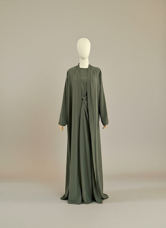 Nesthetics dreiteilige Abaya aus Medina Seide in Khaki mit Rundhalsausschnitt und variablen Innenrock