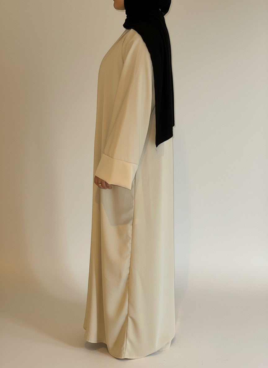Nesthetics fließende Kimono Abaya aus beiger Medina Seide mit weiten Ärmeln, Standardgröße, 140 cm Länge.