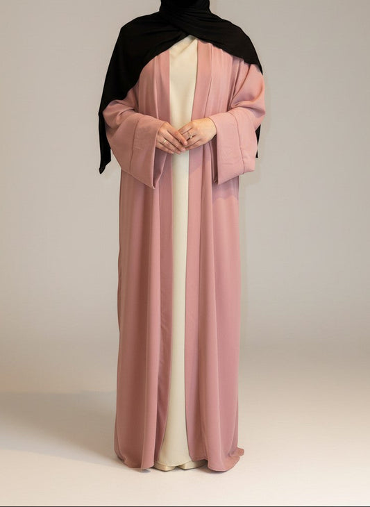 Nesthetics fließende Kimono Abaya aus Medina Seide in Rosa mit weiten Ärmeln, Länge ca. 140 cm.