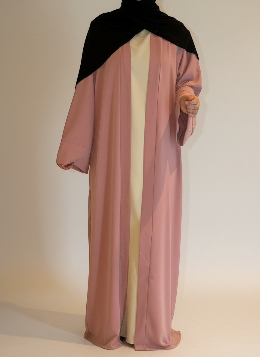 Nesthetics fließende Kimono Abaya aus Medina Seide in Rosa mit weiten Ärmeln und cremefarbener Mitte. Standardgröße, 140 cm Länge.