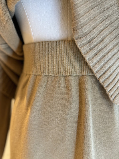Nesthetics Premium Strickset in Beige mit elastischem Bund und weichem Viskose-Strickmaterial