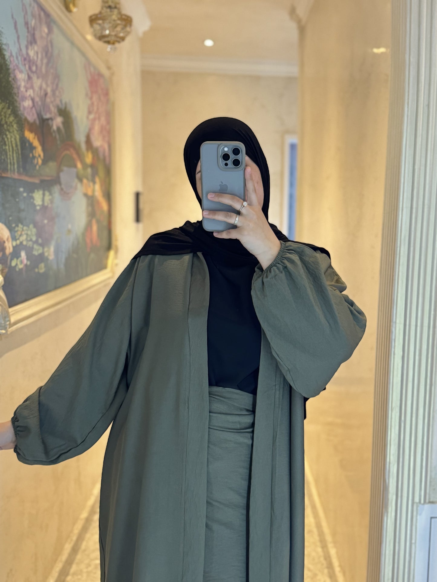 Nesthetics Set aus Wickelrock und Kimono in Khaki, 80% Viskose, 20% Nylon, mit Ballonärmeln