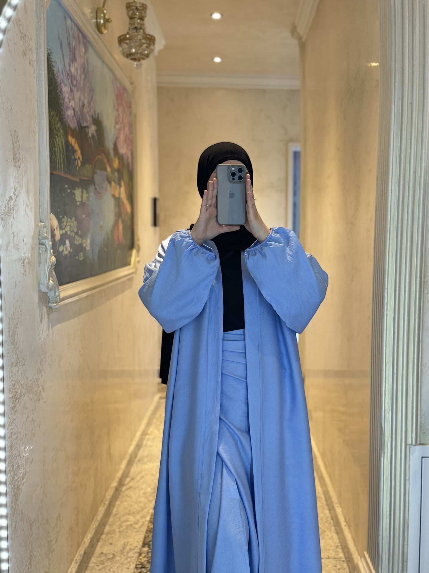 Nesthetics hellblaues Wickelrock- und Kimono-Set aus Viskose und Nylon mit Ballonärmeln